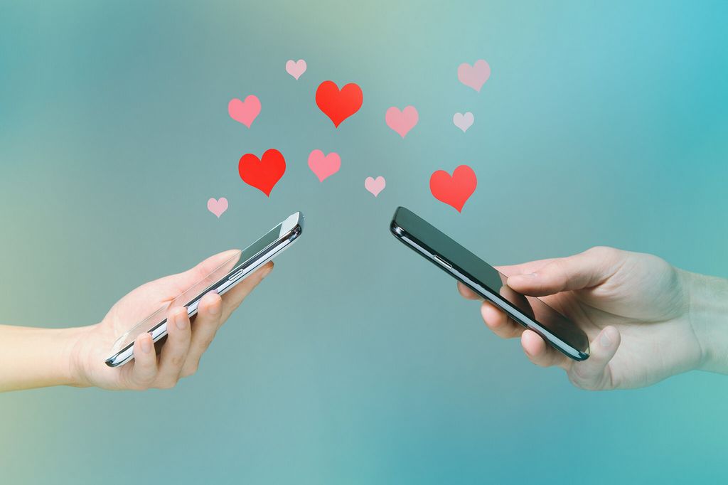 Searching for Matches on the AmourMeet Online Internet Dating Website